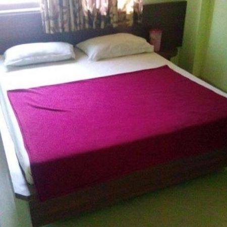 Sri Sai Sannidhi Hotel Ширди Екстериор снимка
